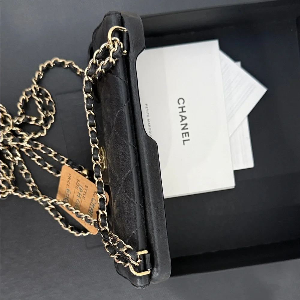 ⭐ CHANEL Quilted Leather Phone Bag on Chain – 2021 Collection – Full Set